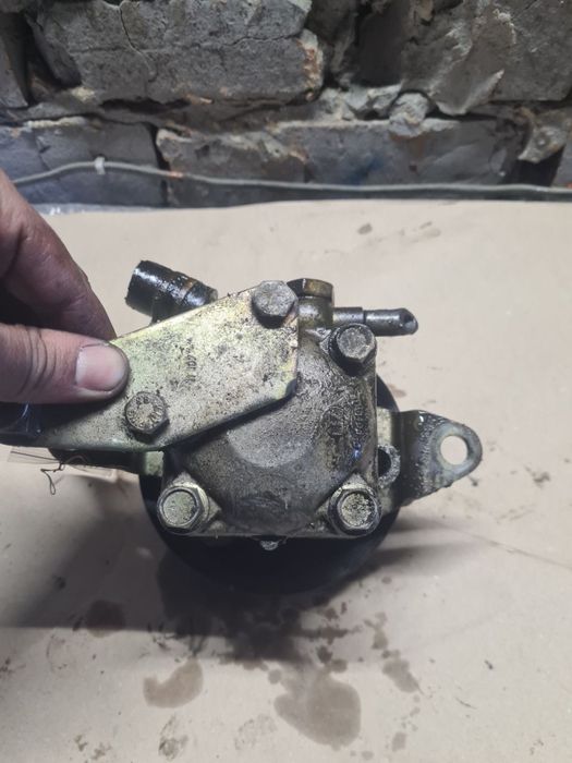 Насос гідропідсилювача керма 7613955133 для Nissan Primera P12 Нісан