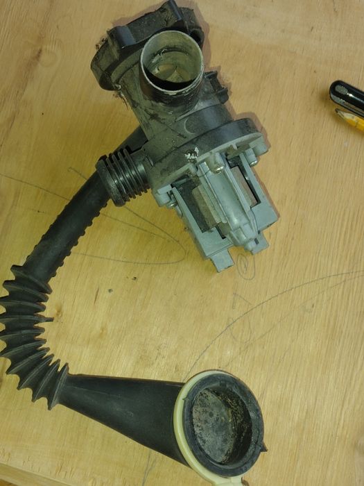 Комплектующие для стиральной машины Indesit