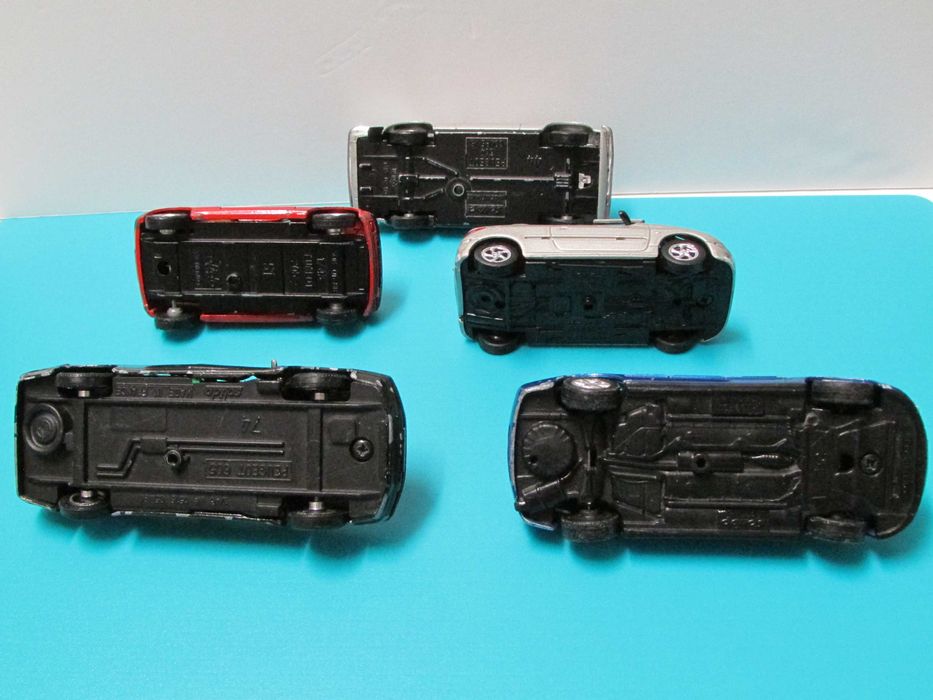 Peugeot - Varias miniaturas de carros, com marcas de uso - Solido 1/43