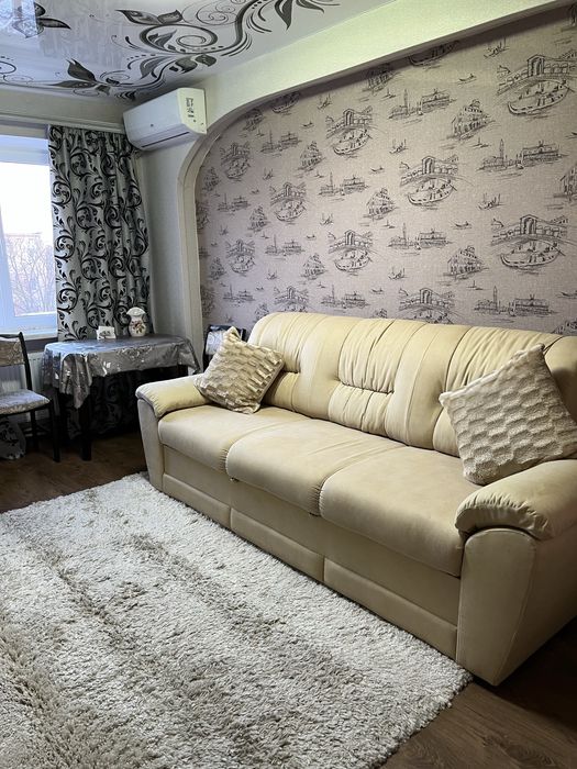 Сдам  1 квартиру по суточно  свет круглосуточно 2+1