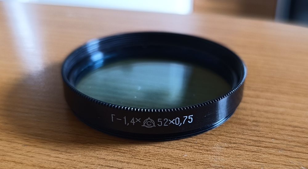 Filtr polaryzacyjny do aparatu