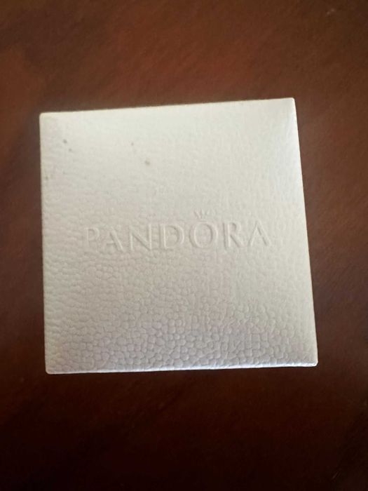 Anel Pandora com tiara