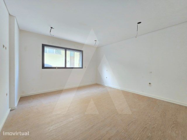 Apartamento T2 moderno - Open Space com imensa luz natura