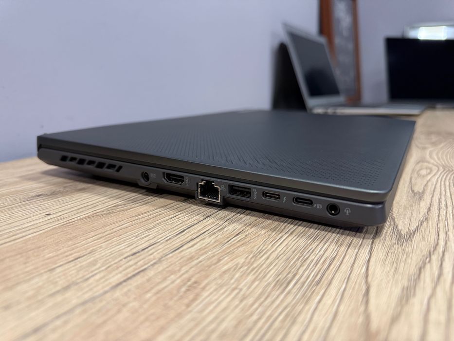 Asus ROG Zephyrus G16 i7 13620H /16 Ram/ 512/ 4070/ Win11