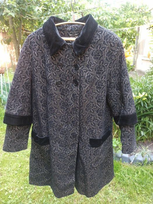 Пальто осіннє гаптоване батал