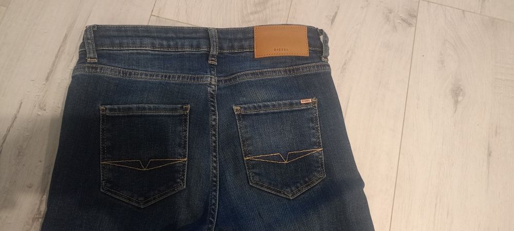 Jeansy damskie Diesel