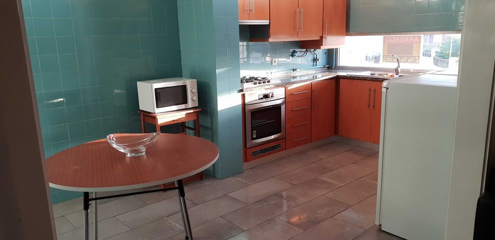 Quarto para estudante próximo da ESTeSC/ESEnfC - Polo B