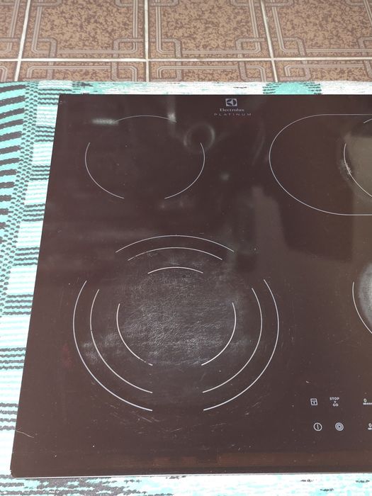Варочна поверхня Electrolux Platinum EHF96547FK (електроплита)