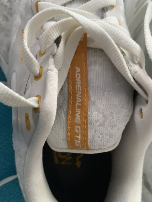 Tenis Brooks , modelo adrenaline gts 23