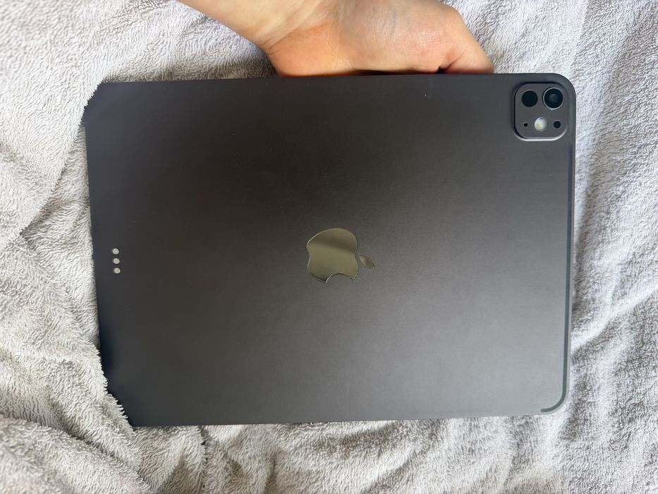 Tablet 1TB + klawiatura z etui + gratis apple pensil