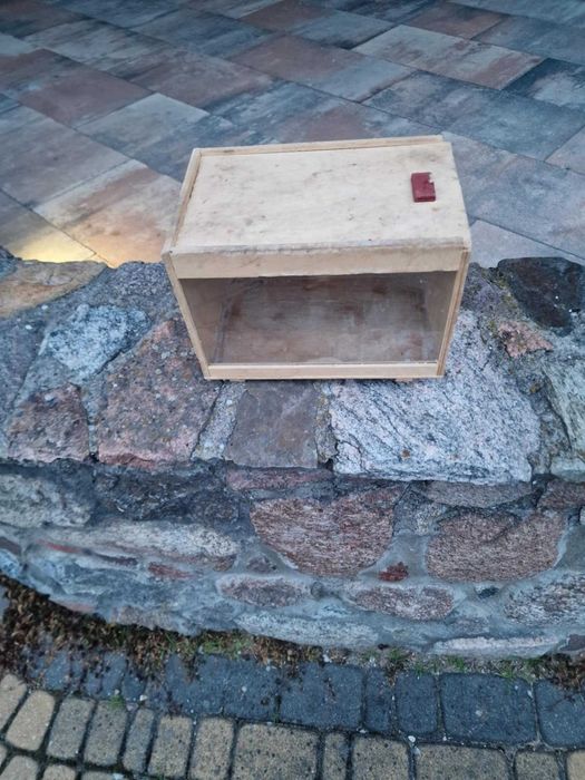 Bardzo ładna, solidna klatka dla zwierzaka plus akcesoria