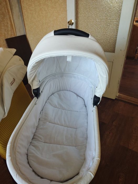 Продам люльку от коляски Junama