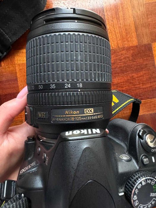 Máquina fotográfica Nikon D3100