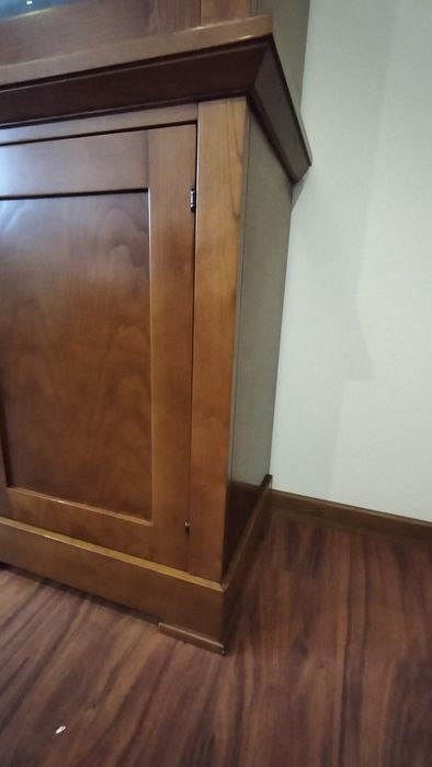 Móvel estante em cerejeira,  4 portas