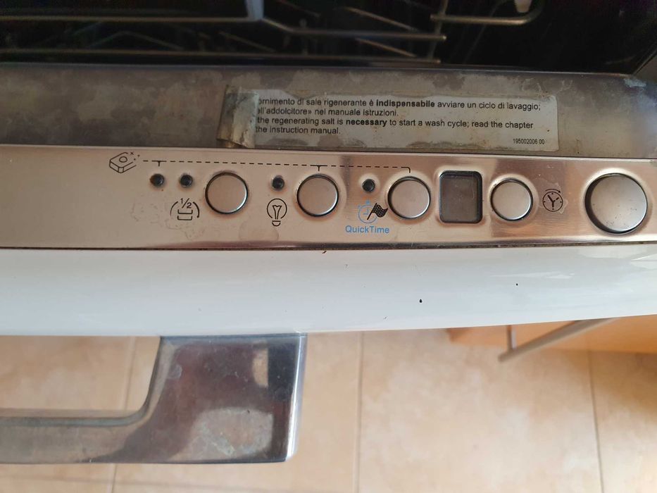 Máquina de lavar louça SMEG