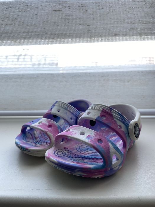 Дитячі Crocs босоніжки оригінал C5 (21–22 розмір) яскраві