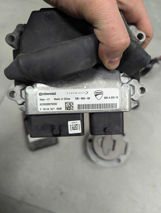 Stacyjka kluczyk moduł komputer immo ECU Ducati monster 821 15R