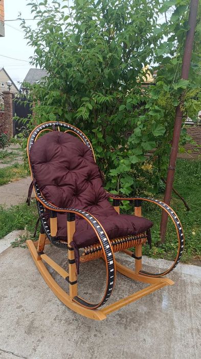 Крісло гойдалка з лози