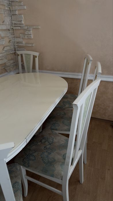 Продам обідній стіл
