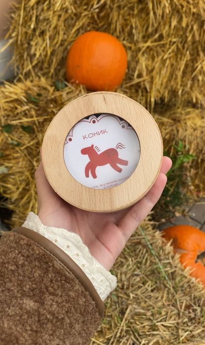 Коник - прикраса з дерева