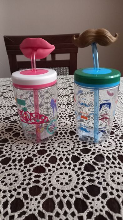 Пляшка, бутилка, стакан, кружка для води