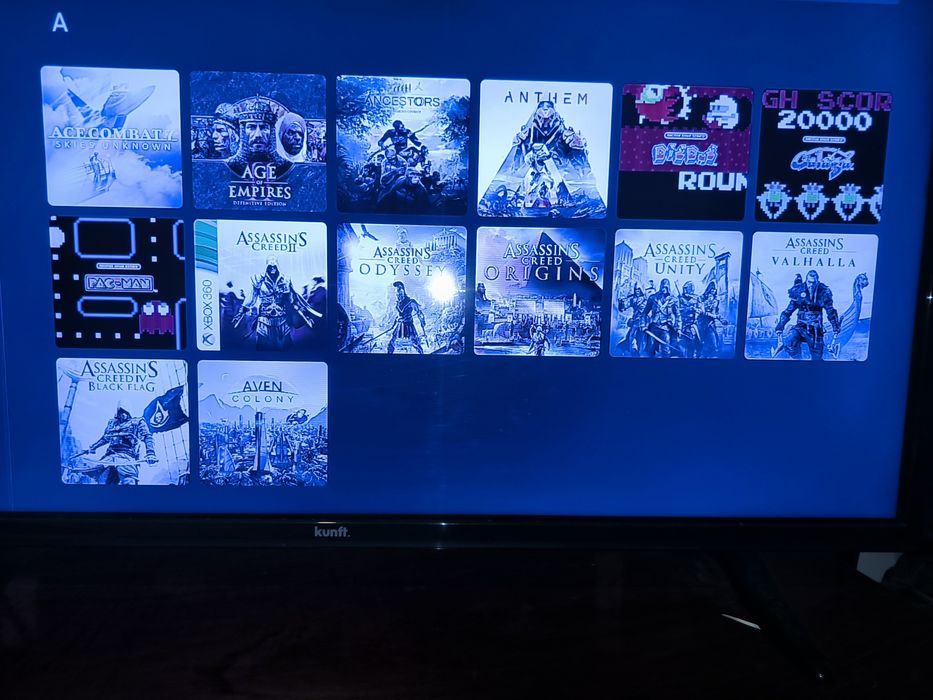 Xbox One S Premium Pack: 92 Jogos + Razer Kishi