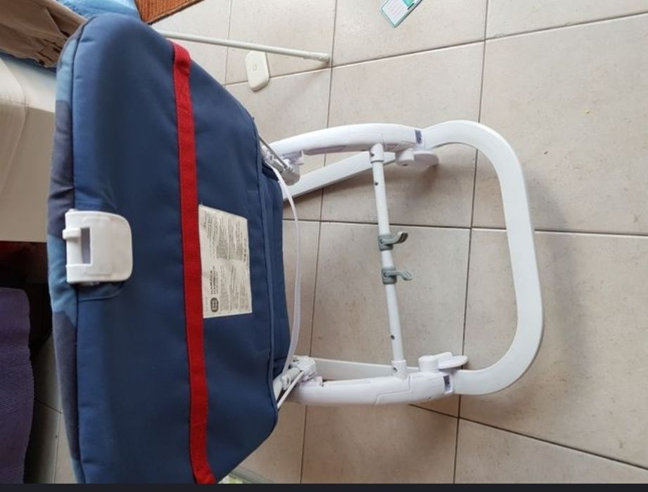 Espreguiçadeira de bebé de viagem e com música e vibração