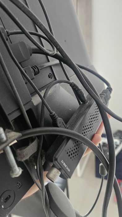 Telewizor Manta 32cal z ukrytym  dekoderem DVBT-2