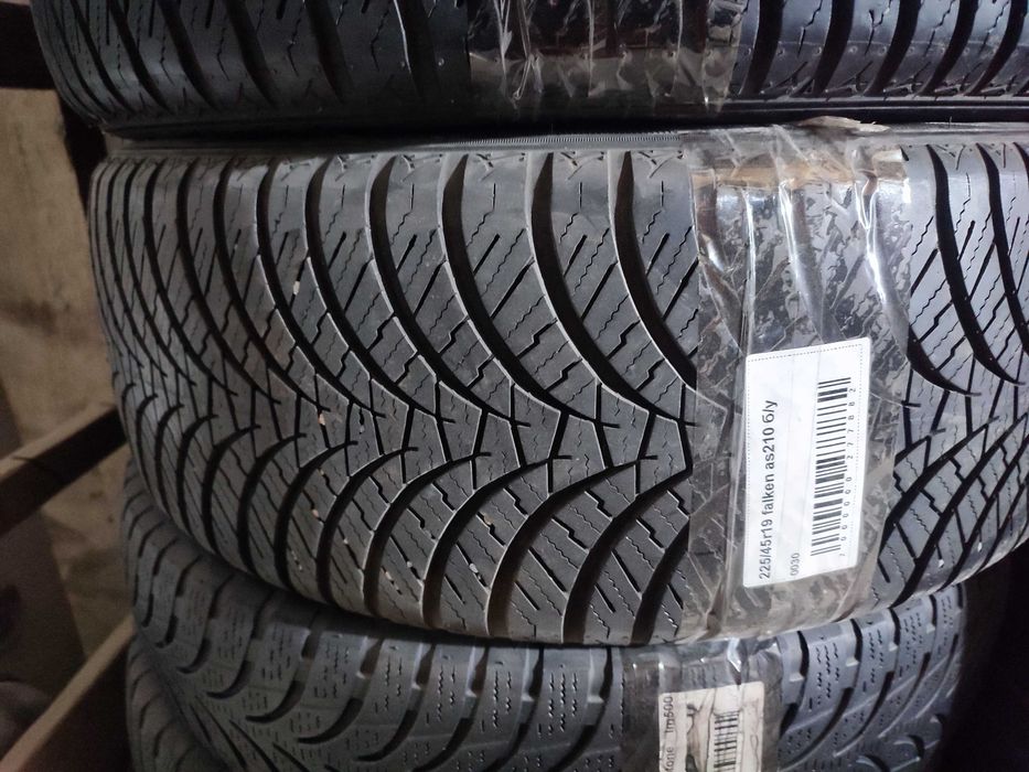 Шины б/у 225/45r19 Falken AS 210