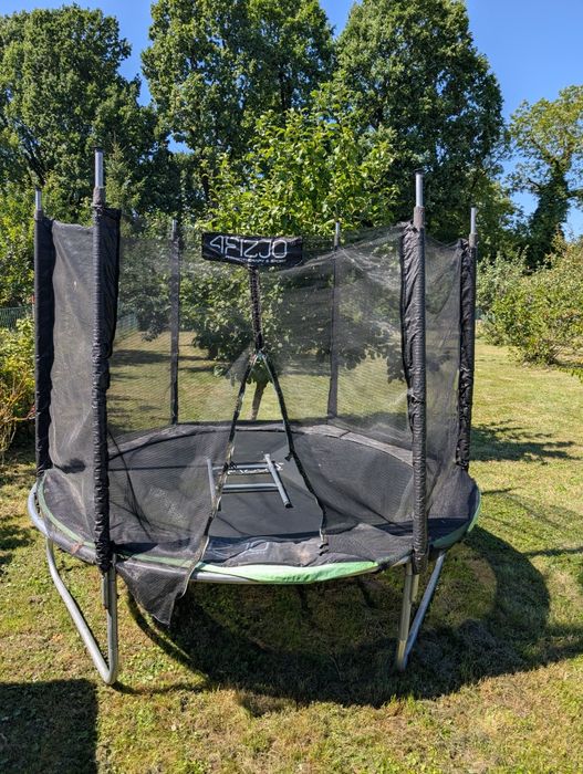 Trampolina ogrodowa