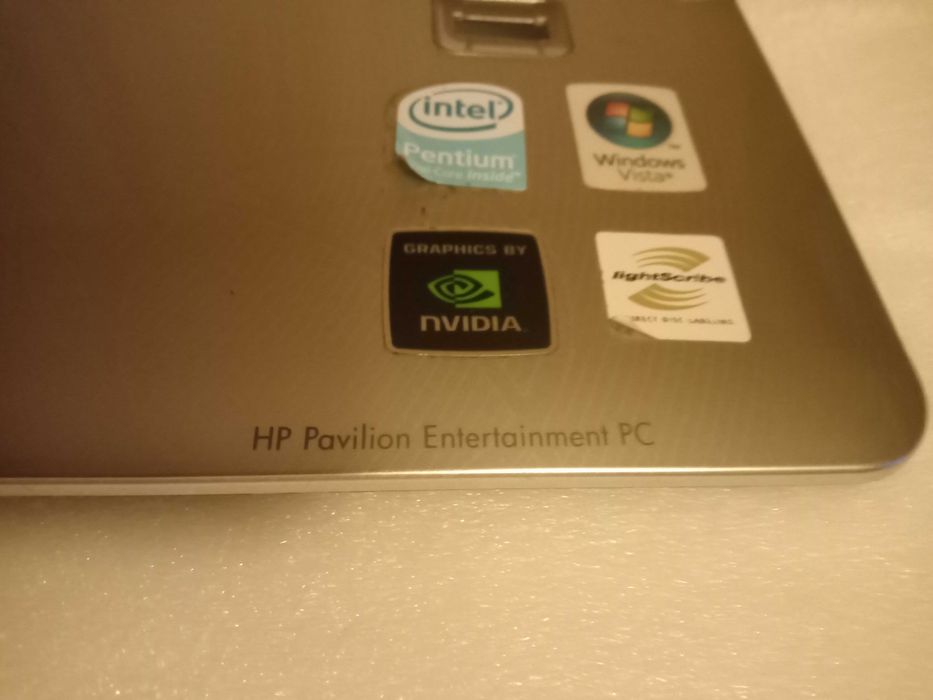 HP PAVILION ENTERTAINMENT PC Palmerst obudowa górna i sprawny TOUCHPAD