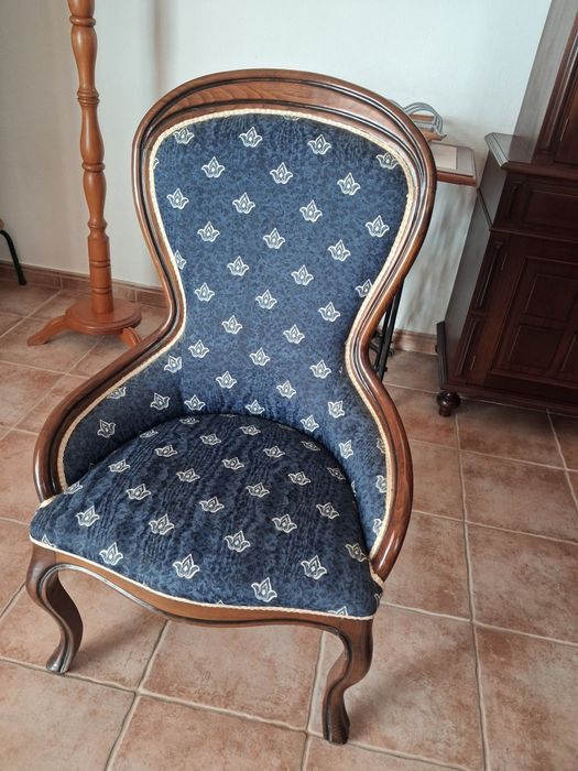 Cadeirão forrado a tecido