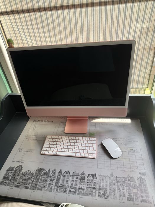 iMac with Apple M3 chip  rok 2023