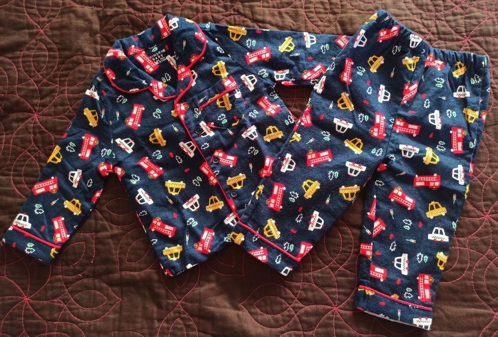 НОВАЯ фирменная пижамка Primark для малыша. р. 74 на 8-9 месяцев.