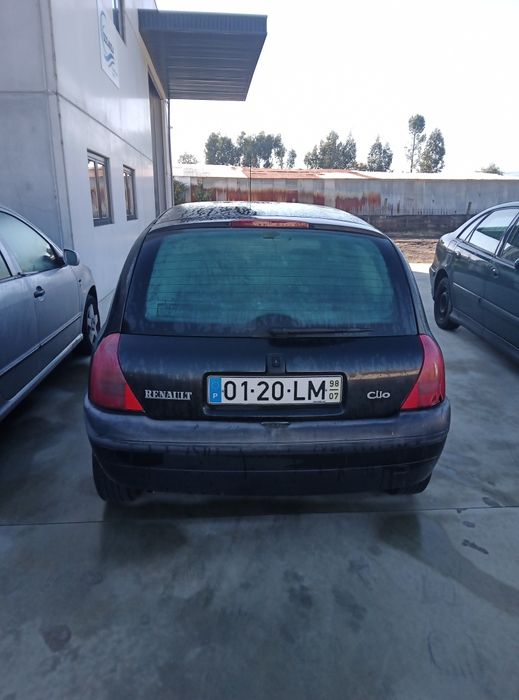 Clio 98, 1.4 (850€ )