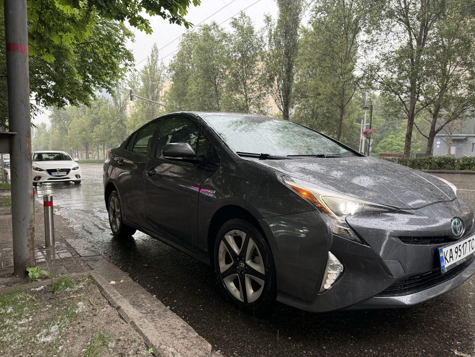 Під викуп Toyota Prius 50