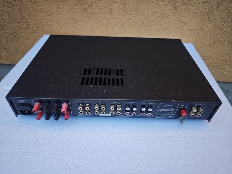 Audiolab 8000A інтегрований підсилювач