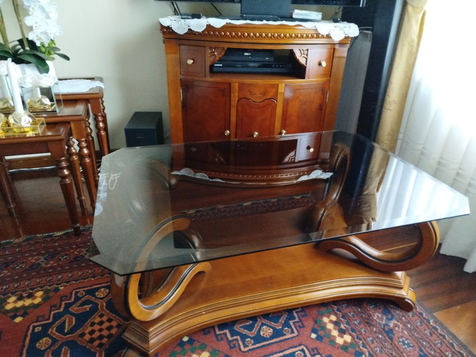 Mesa de sala de visitas