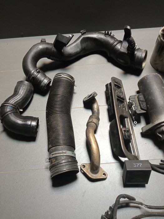 VW Bora Golf 4 1.9 TDI alternator rozrusznik lusterko pompka panel