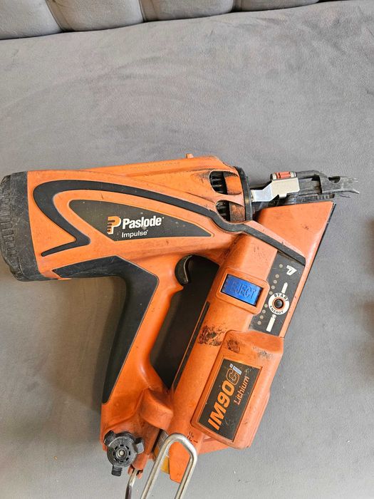 Gwoździarka gazowa PASLODE Impulse IM90C