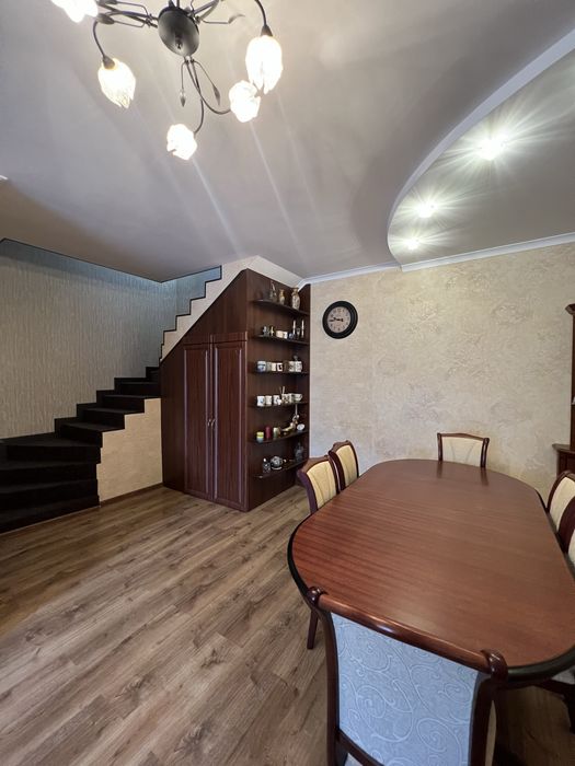 Продаж таунхаусу котеджу в с. Ременів близько до Львова