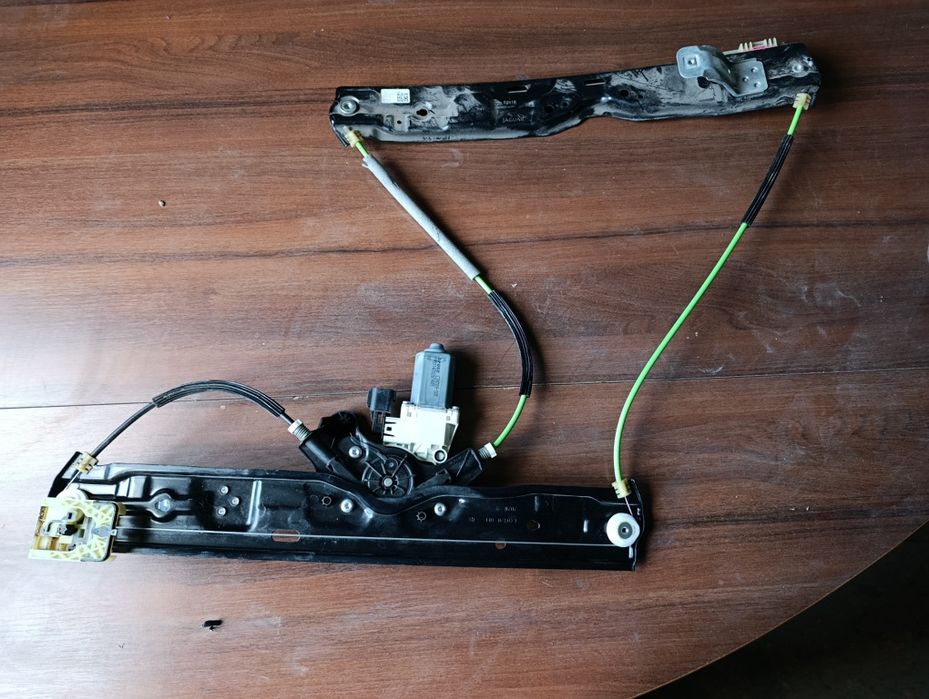 Стекло подъемник  ягуар