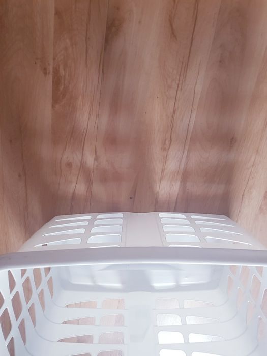 Plastikowy kosz na pranie Tesco Basics 31.5L