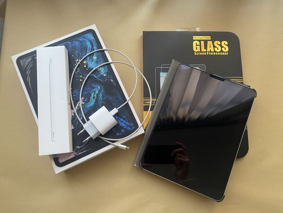 Apple Ipad Pro 11 + apple pencil + etui