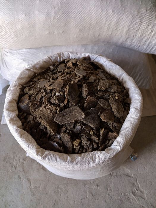 Соняшникова макуха 25 кг по 18 грн за кг.