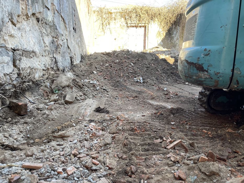 Demoliçoes desaterros