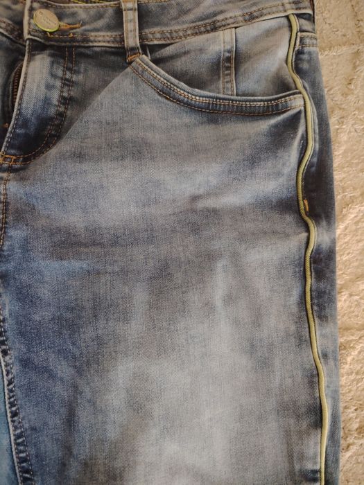 jeansy rurki lampasy