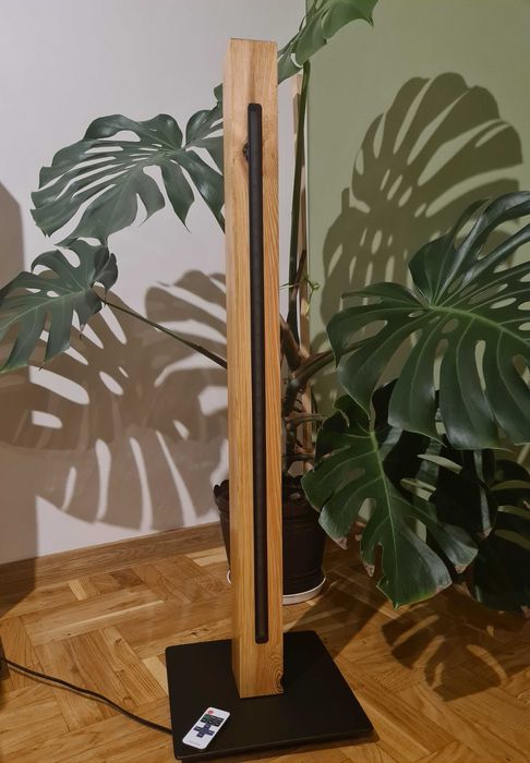 Lampa stojącą pionowa lite drewno nowoczesna