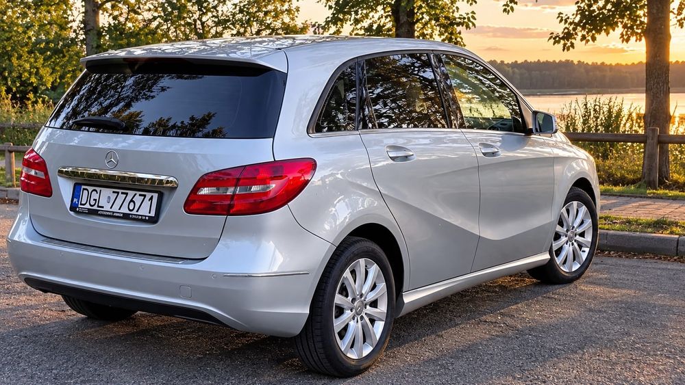 Mercedes W 246 BENZYNA B180