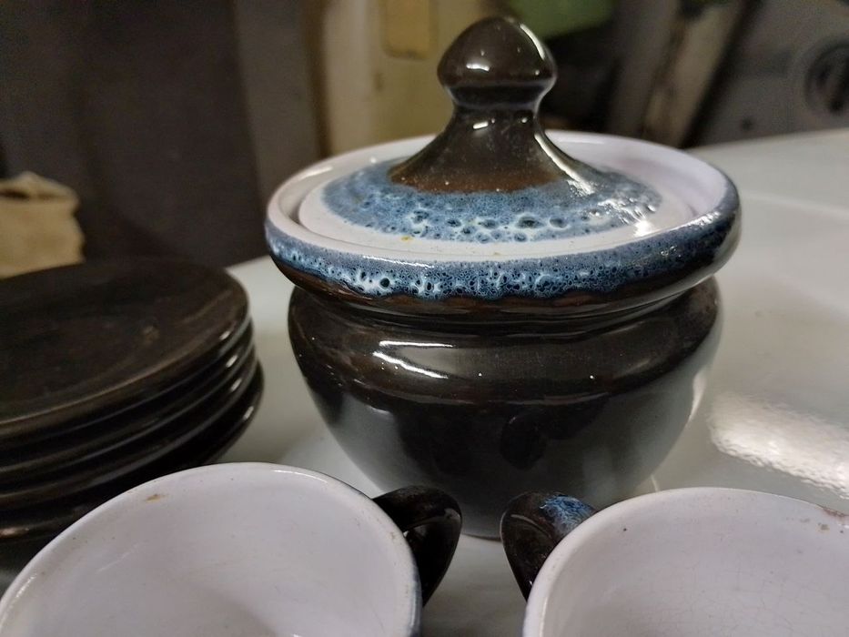 Продам посуду времен СССР Чашки кофейные, блюдца и сахарница керамика